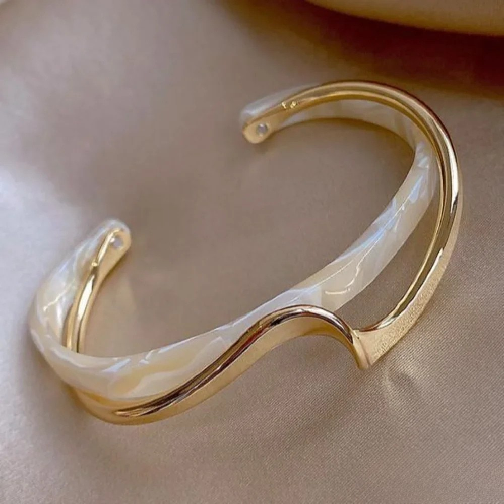 Celeste™️ | Elegant Armbånd i Gull med Hvit Opal